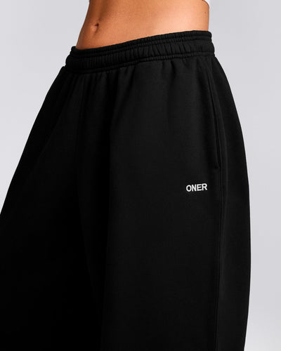 Foundations Cosy Oversized Straight Leg Joggers | Black