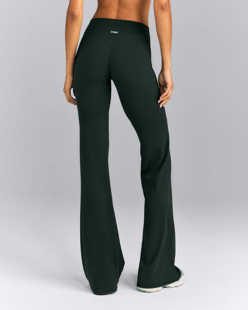 SoftMotion™ Flared Leggings | Emerald Noir