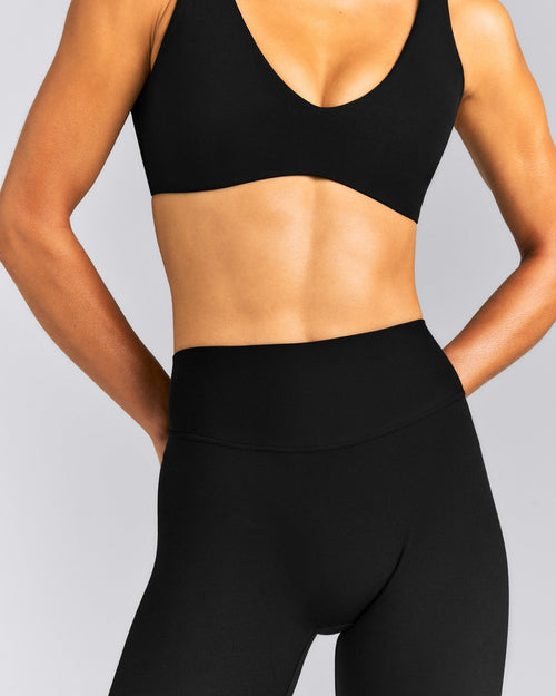 SoftMotion™ High Waisted Capri Leggings | Black