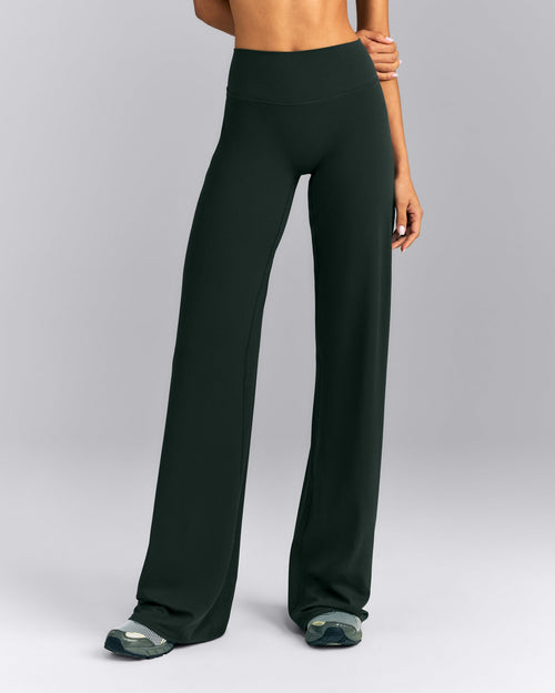 SoftMotion™ Straight Leg Leggings | Emerald Noir