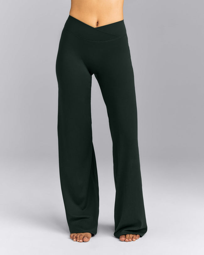 SoftMotion™ Wrap Straight Leg Leggings | Emerald Noir
