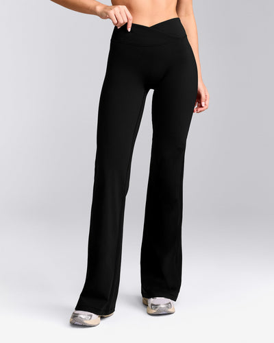 UnifiedMove™ Wrap Flared Bottoms with Reflective Logo | Black