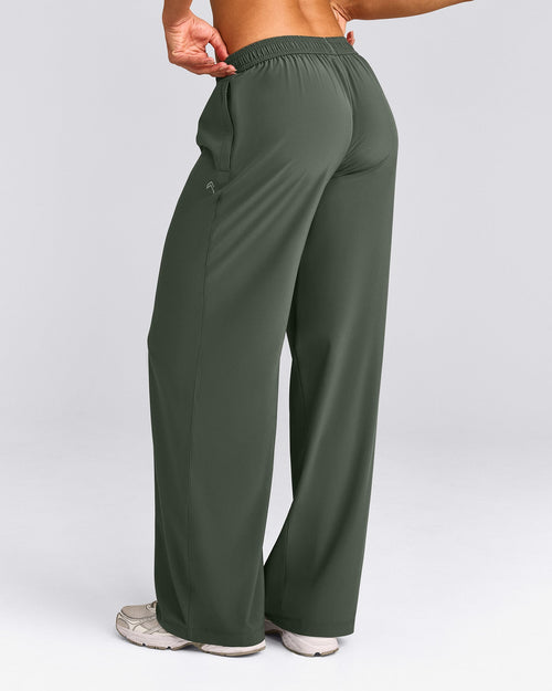 AirMove™ Straight Leg Bottoms with Reflective Logo | Dark Khaki