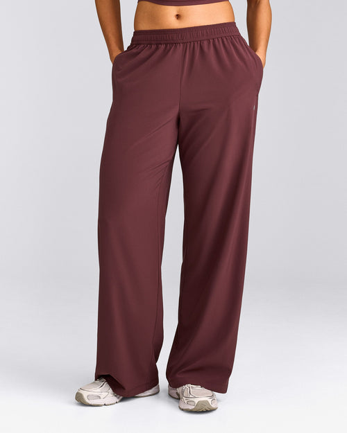 AirMove™ Straight Leg Bottoms with Reflective Logo | Velvet Mocha