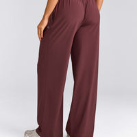 AirMove™ Straight Leg Bottoms with Reflective Logo | Velvet Mocha