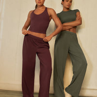 AirMove™ Straight Leg Bottoms with Reflective Logo | Velvet Mocha