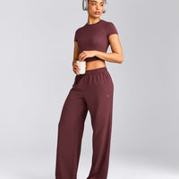 AirMove™ Straight Leg Bottoms with Reflective Logo | Velvet Mocha