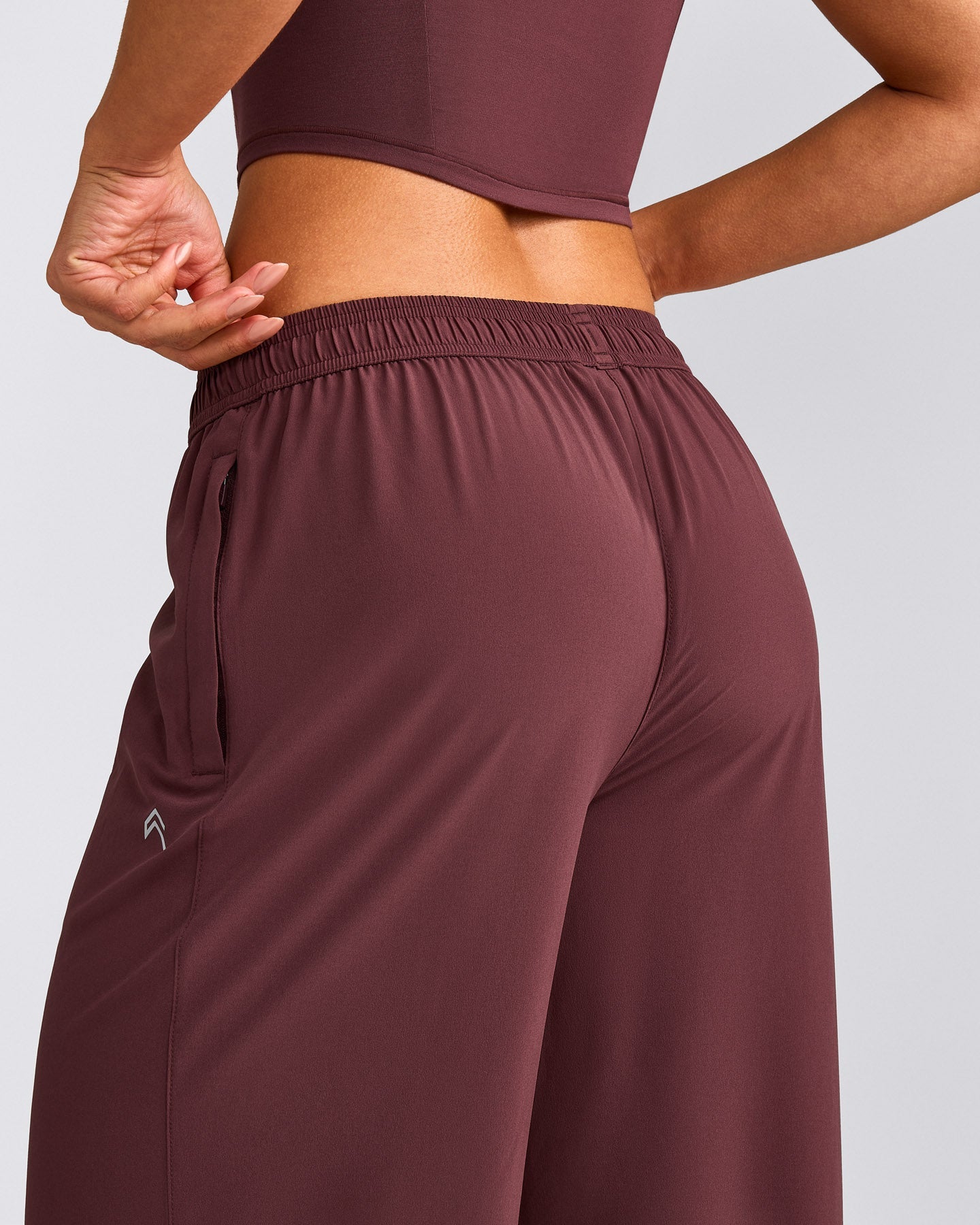 AirMove™ Straight Leg Bottoms with Reflective Logo | Velvet Mocha