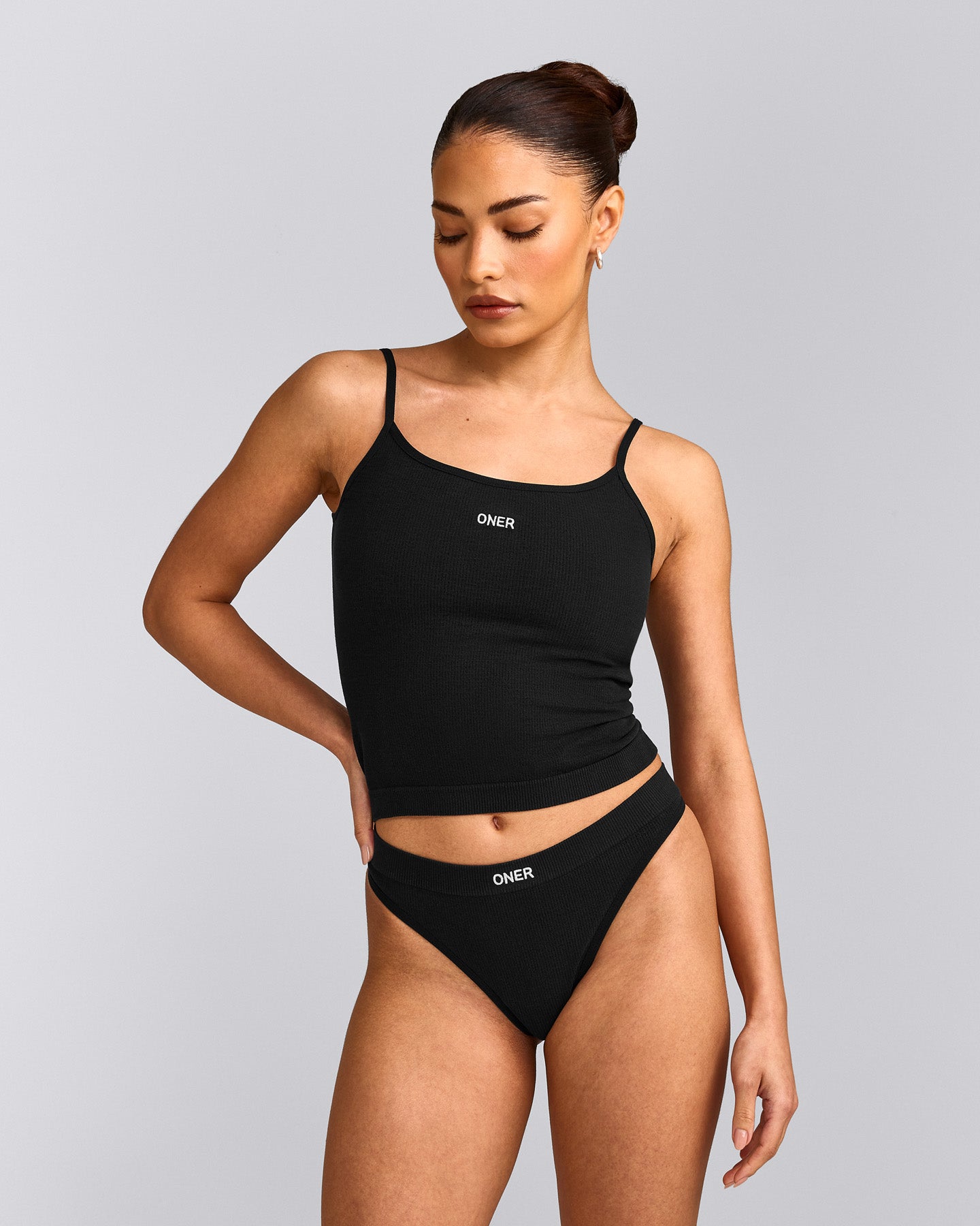 Seamless Strappy Vest | Black