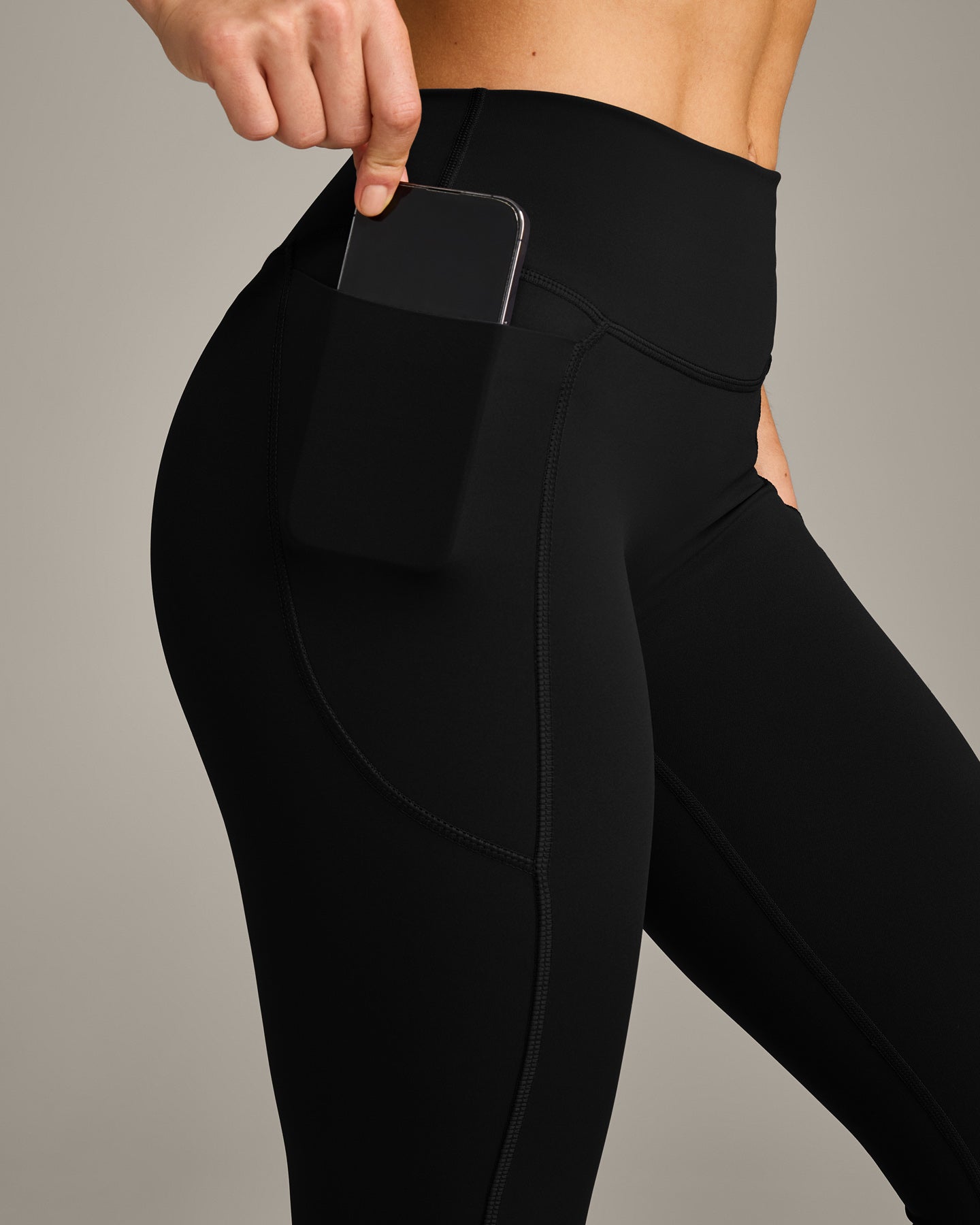 UnifiedMove™ Pocket Leggings with Bonding with Reflective Logo | Black