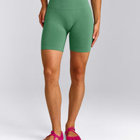 EffortlessLift™ Seamless High Rise Shorts | Frosted Emerald
