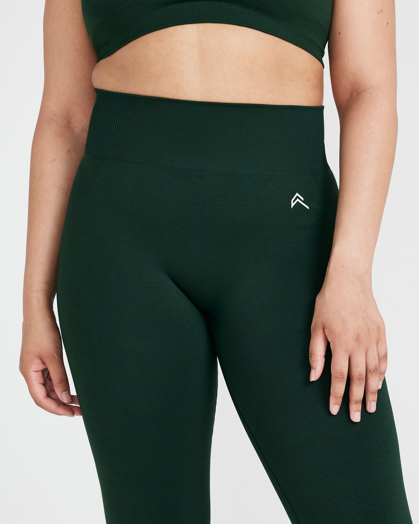 Apana Solid Green Leggings Size S - 62% off
