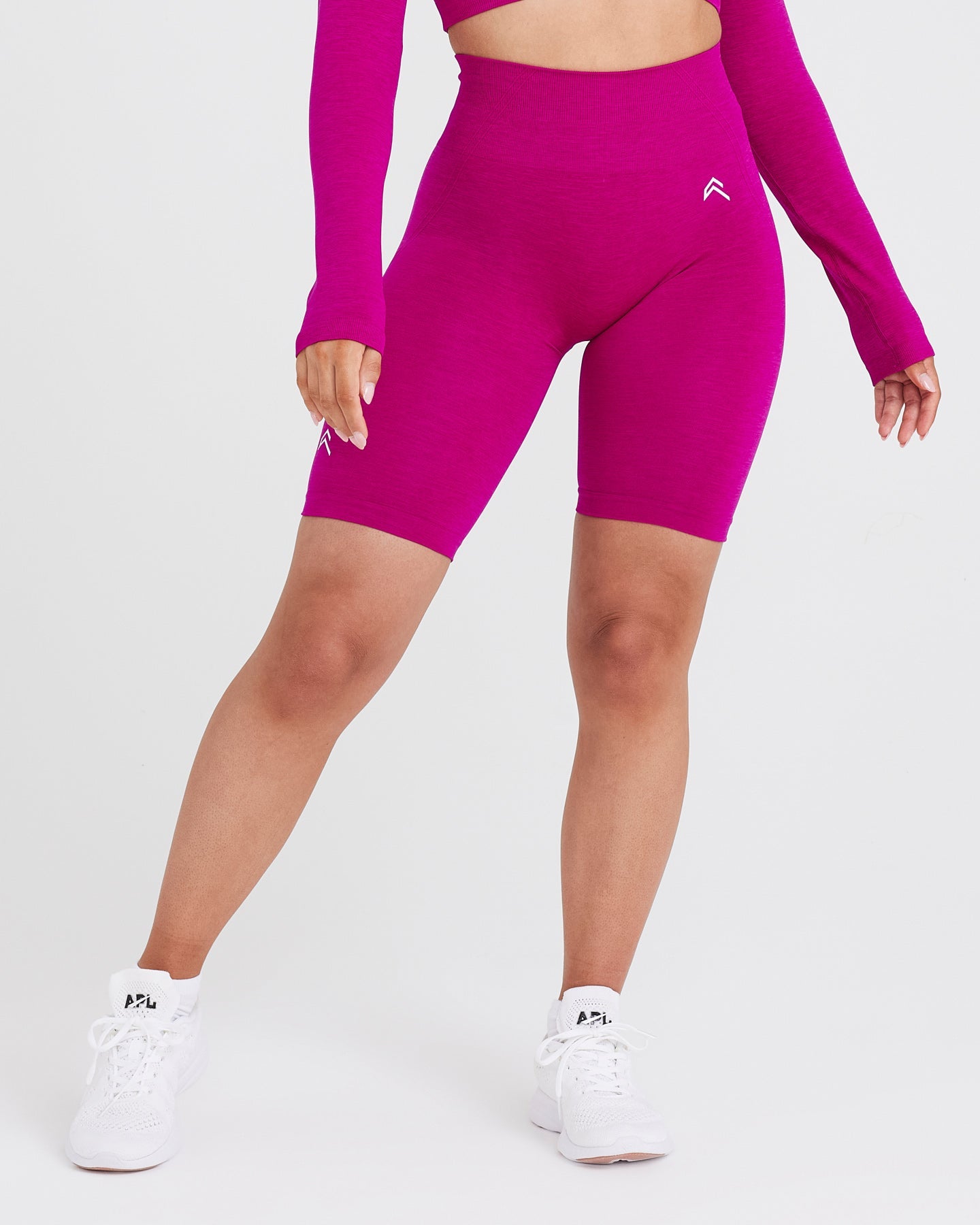 EffortlessLift™ Seamless Cycling Shorts with White Logo | Fuchsia