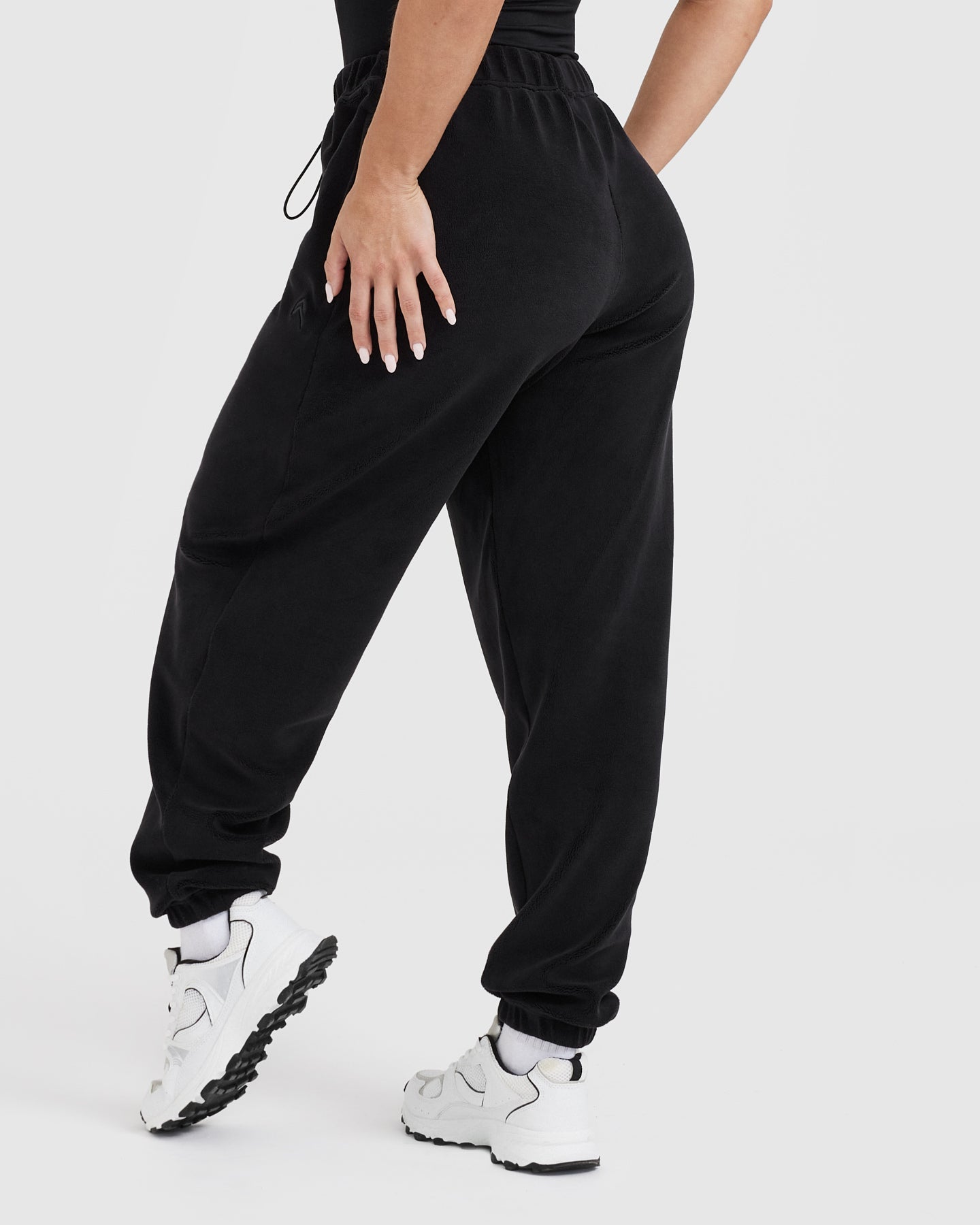 Black joggers oversized 2025